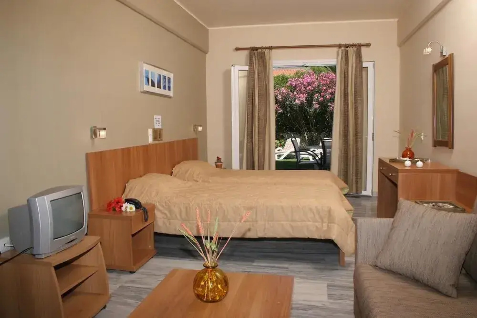 Venus Hotel & Suites