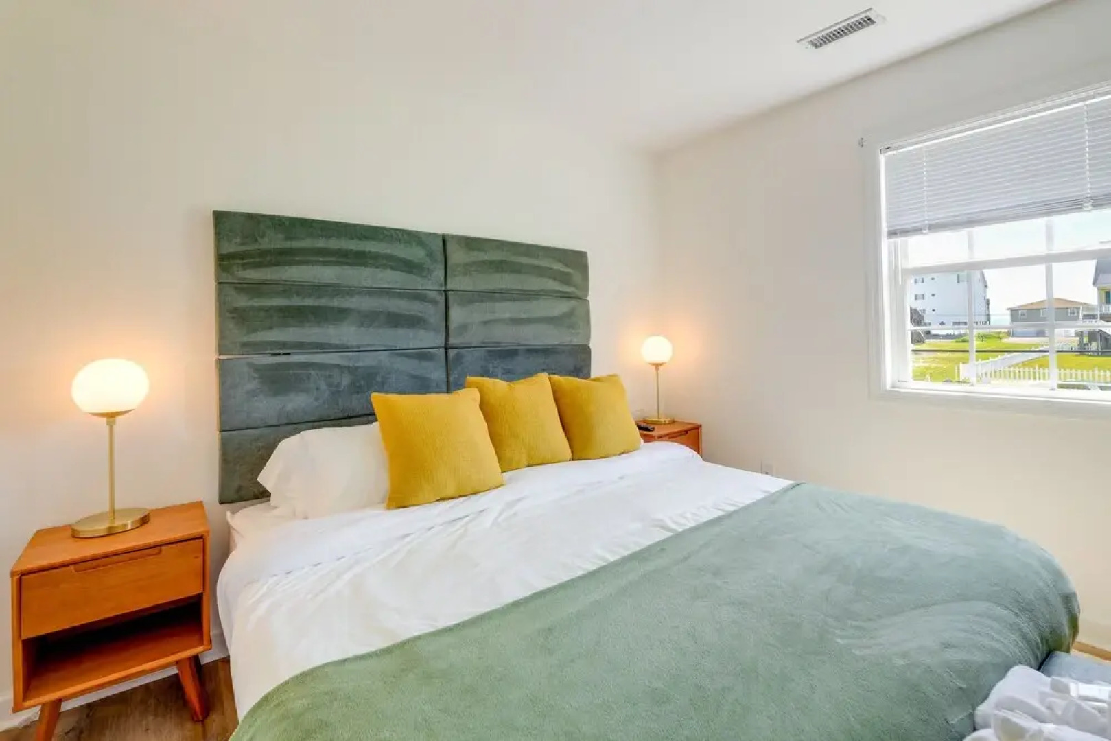 North Topsail Beach Home - Walk to the Ocean!