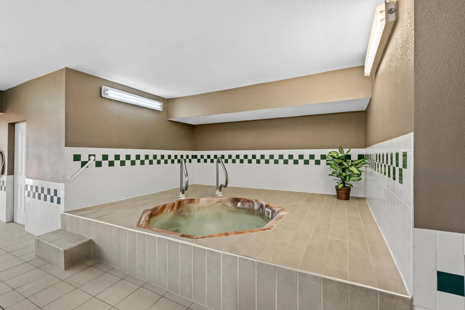Quality Inn & Suites Des Moines Airport