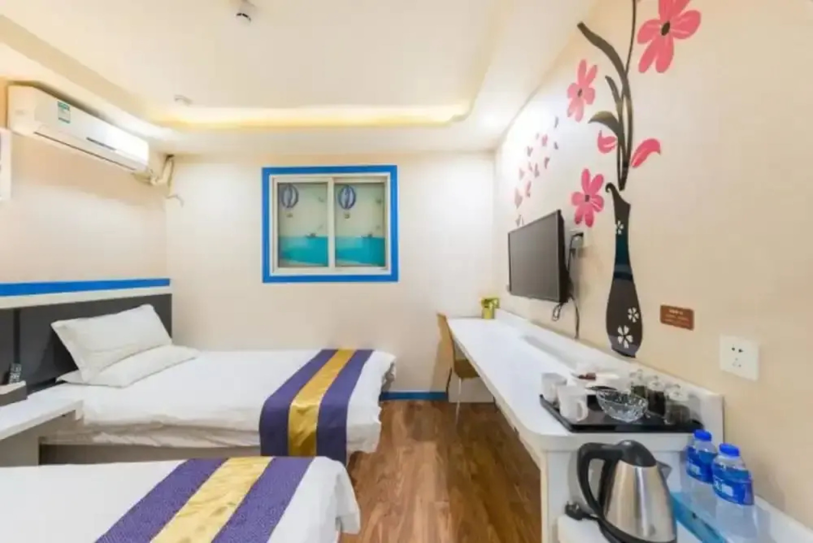 East Queen Hotel Zhong Shan Road