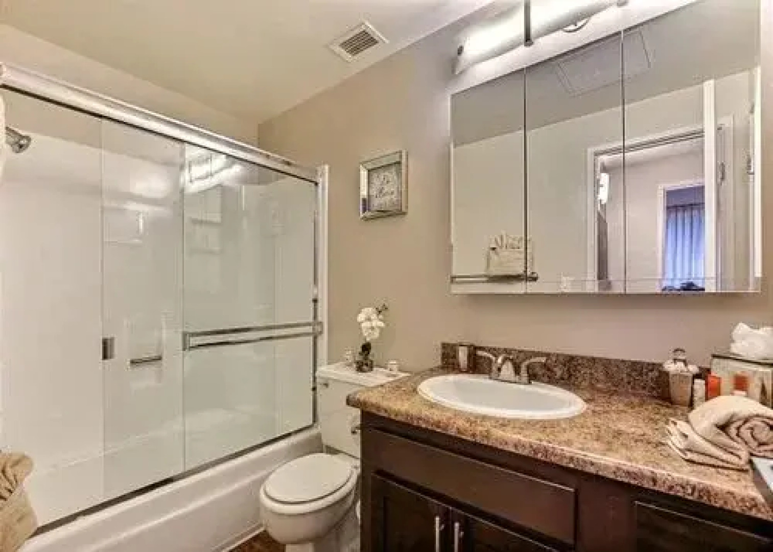 Hot Downtown1 Br apts in Palo Alto by RedAwning