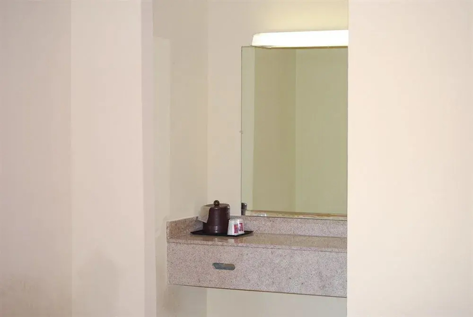 Economy Hotel Forest Park