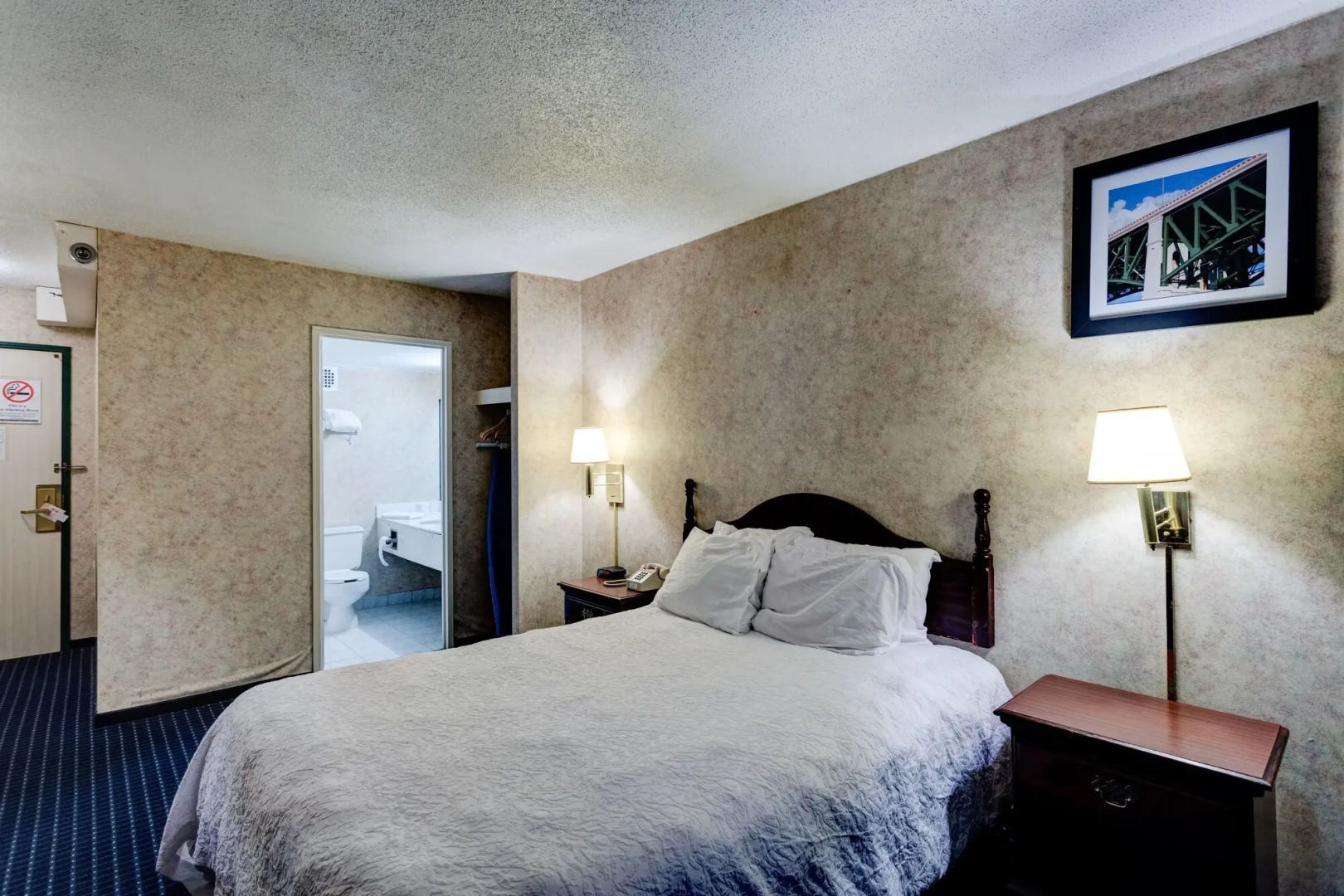 University Hotel and Suites