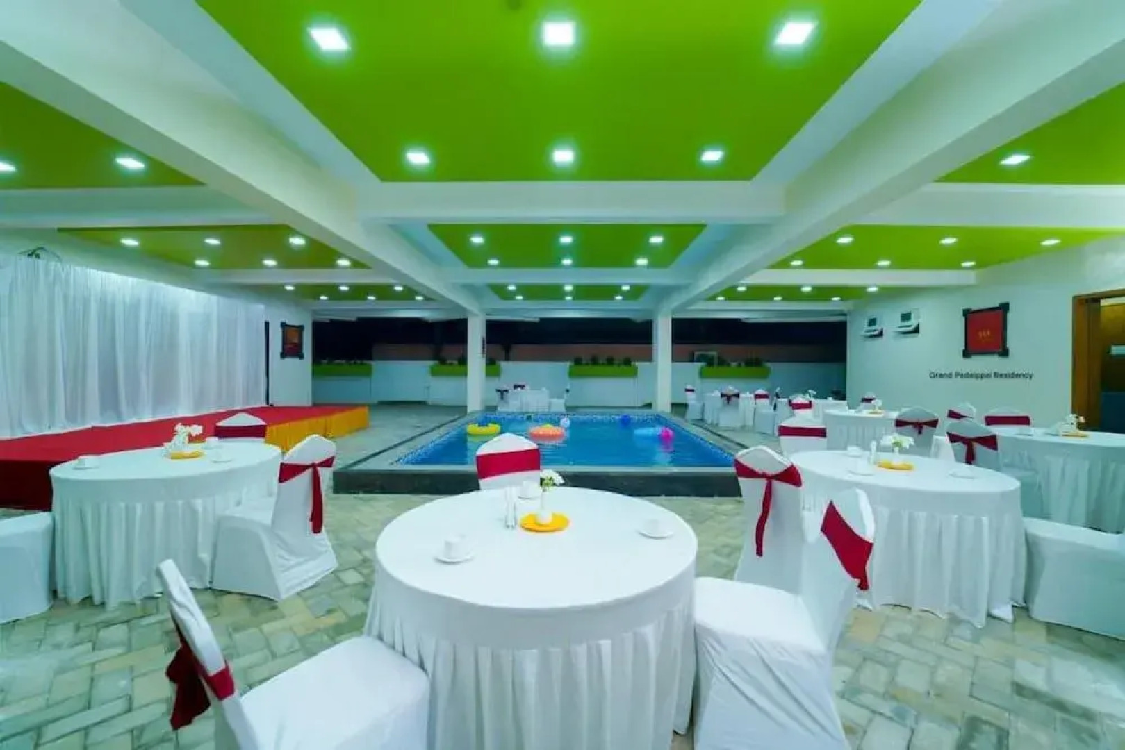 Hotel Grand Padappai Residency