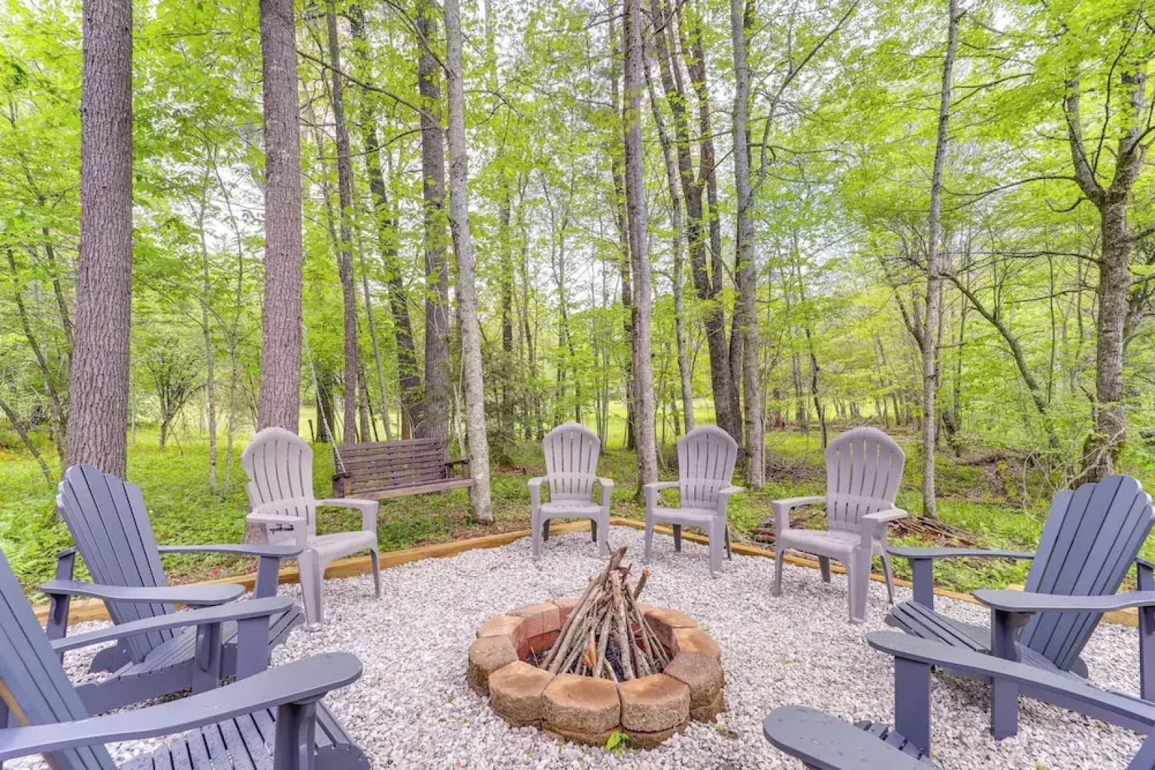 9 Mi to Sugar Mountain: Newland Cabin w/ Fire Pit!