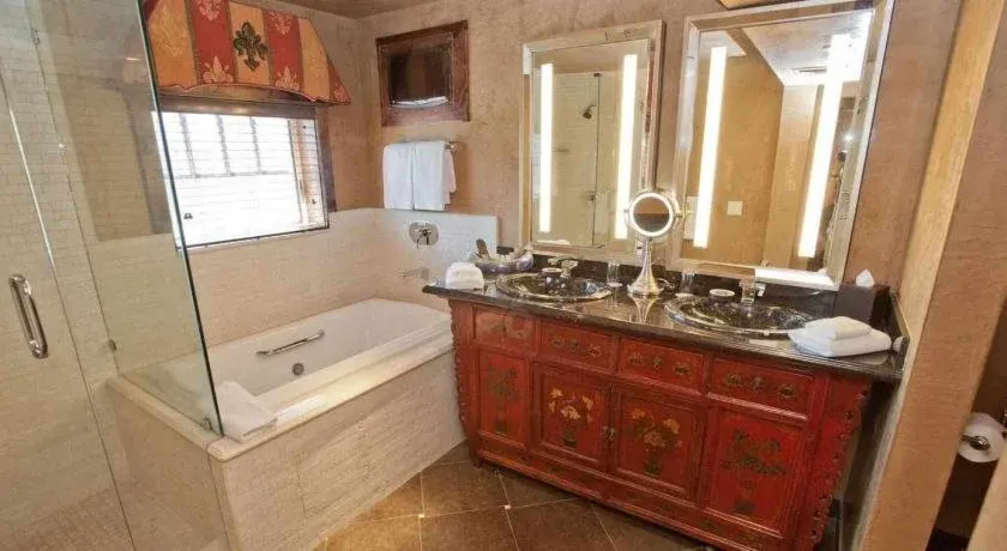 Border House at Crystal Bay Casino