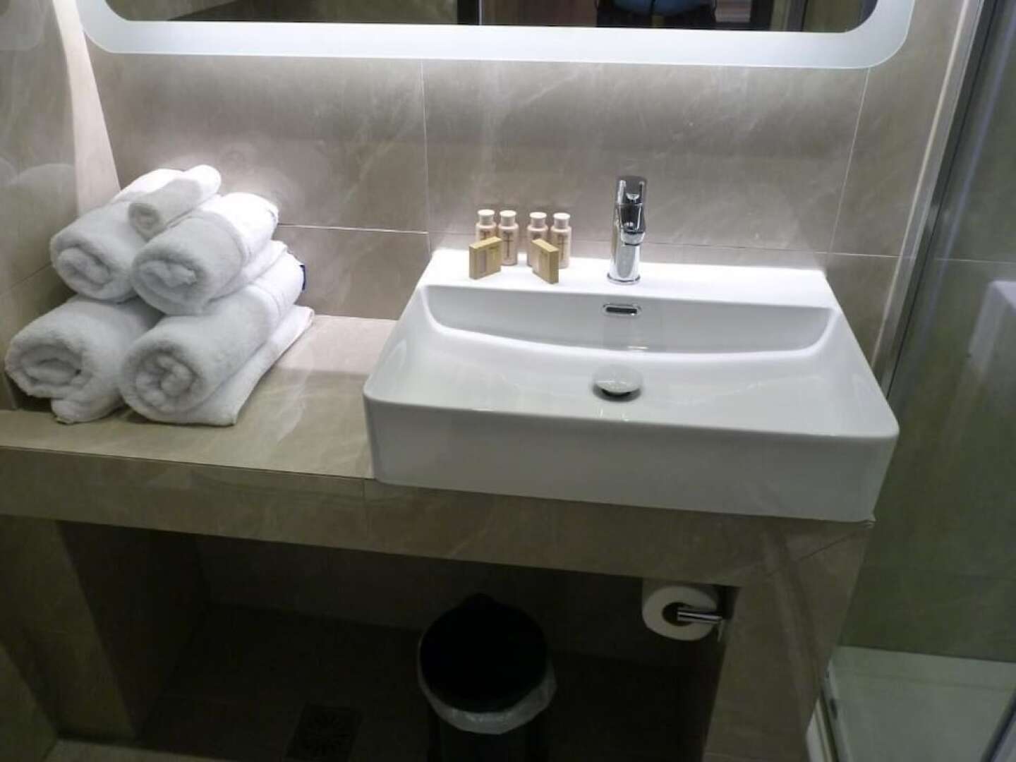 Comfort Suites and Rooms