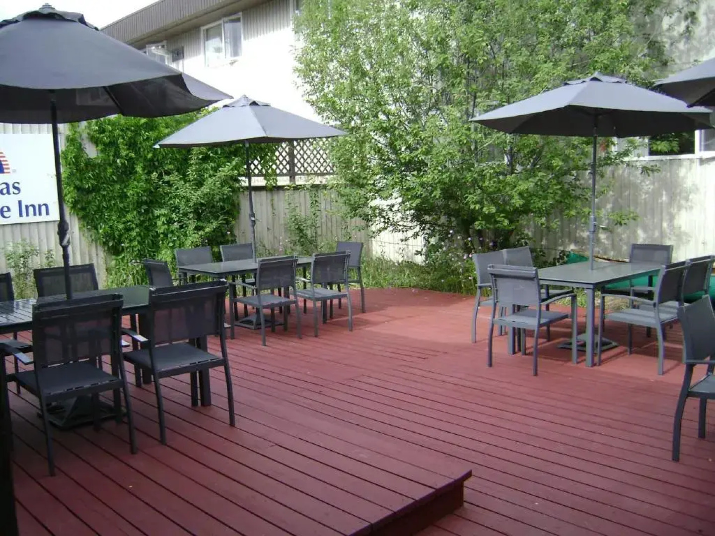 Canadas Best Value Inn River View Hotel