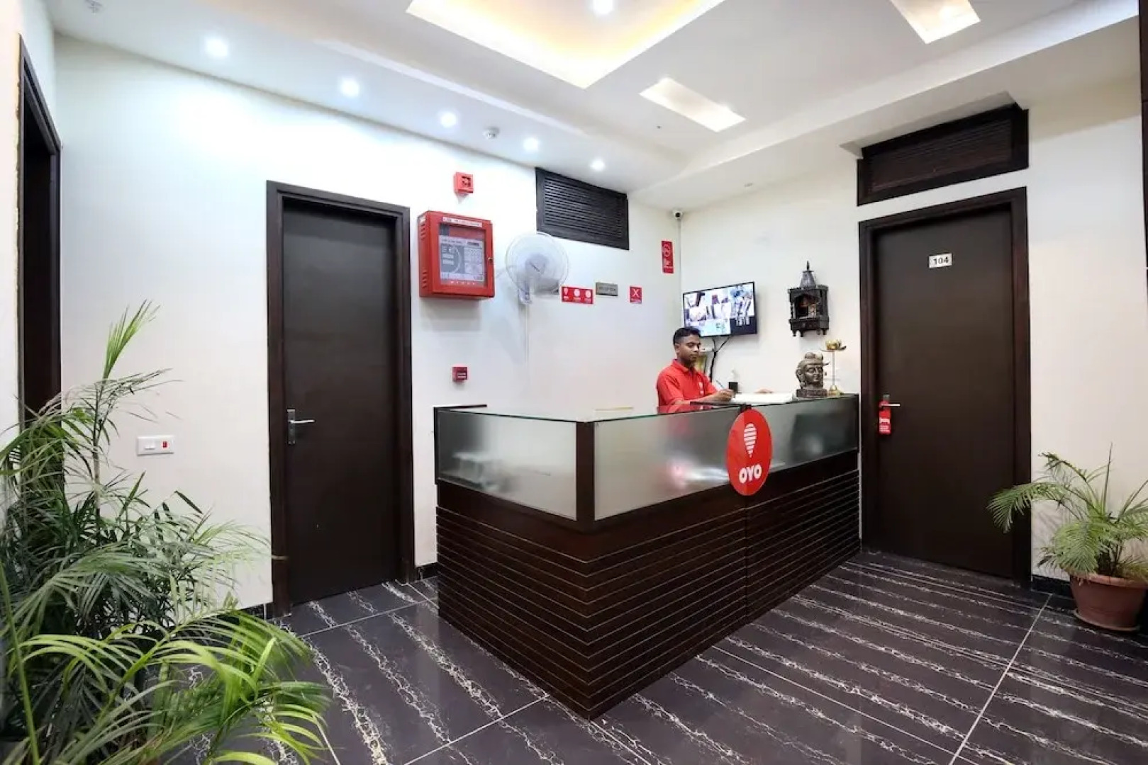 OYO 4897 Hotel The 13een