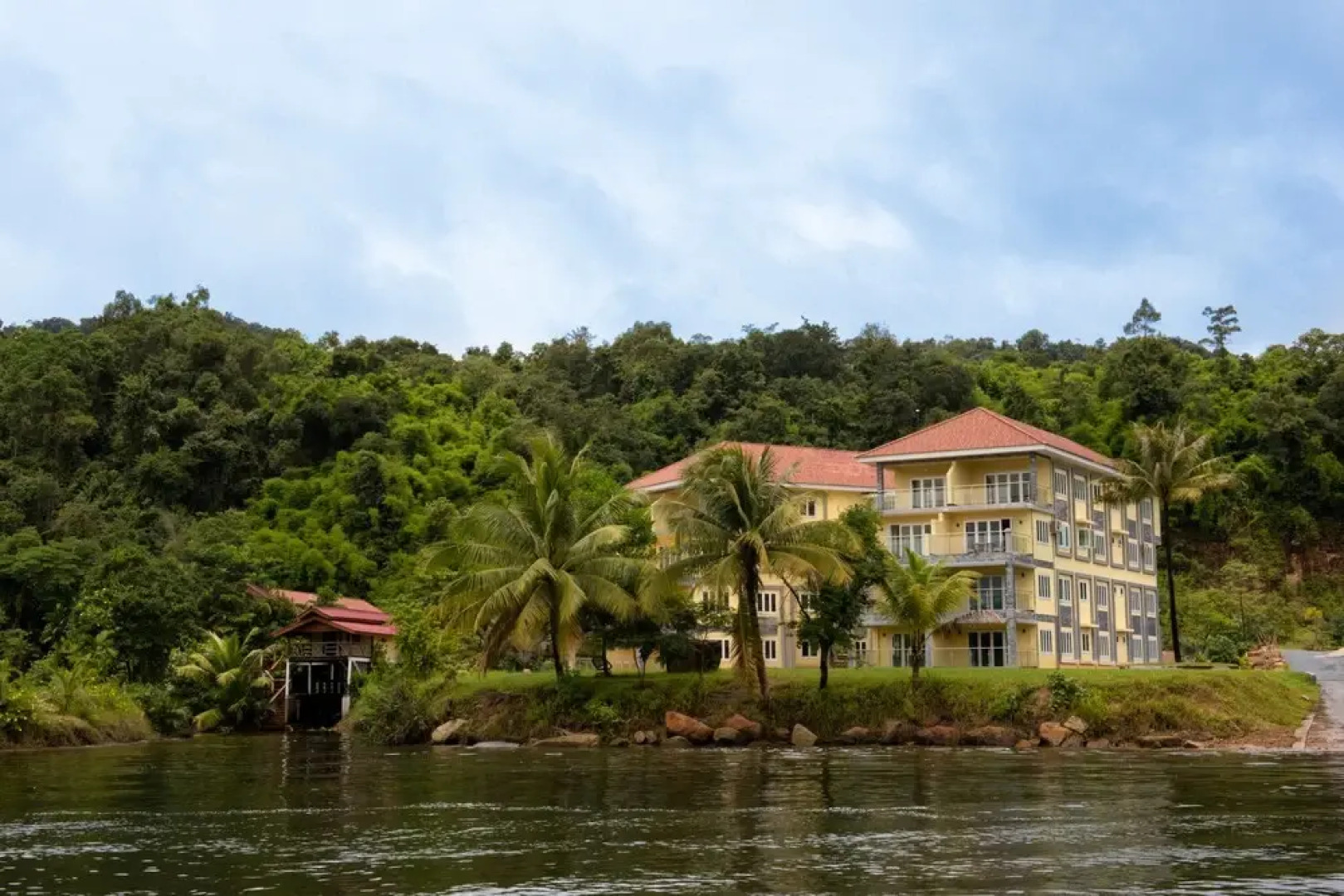 Tatai Hostel Resort