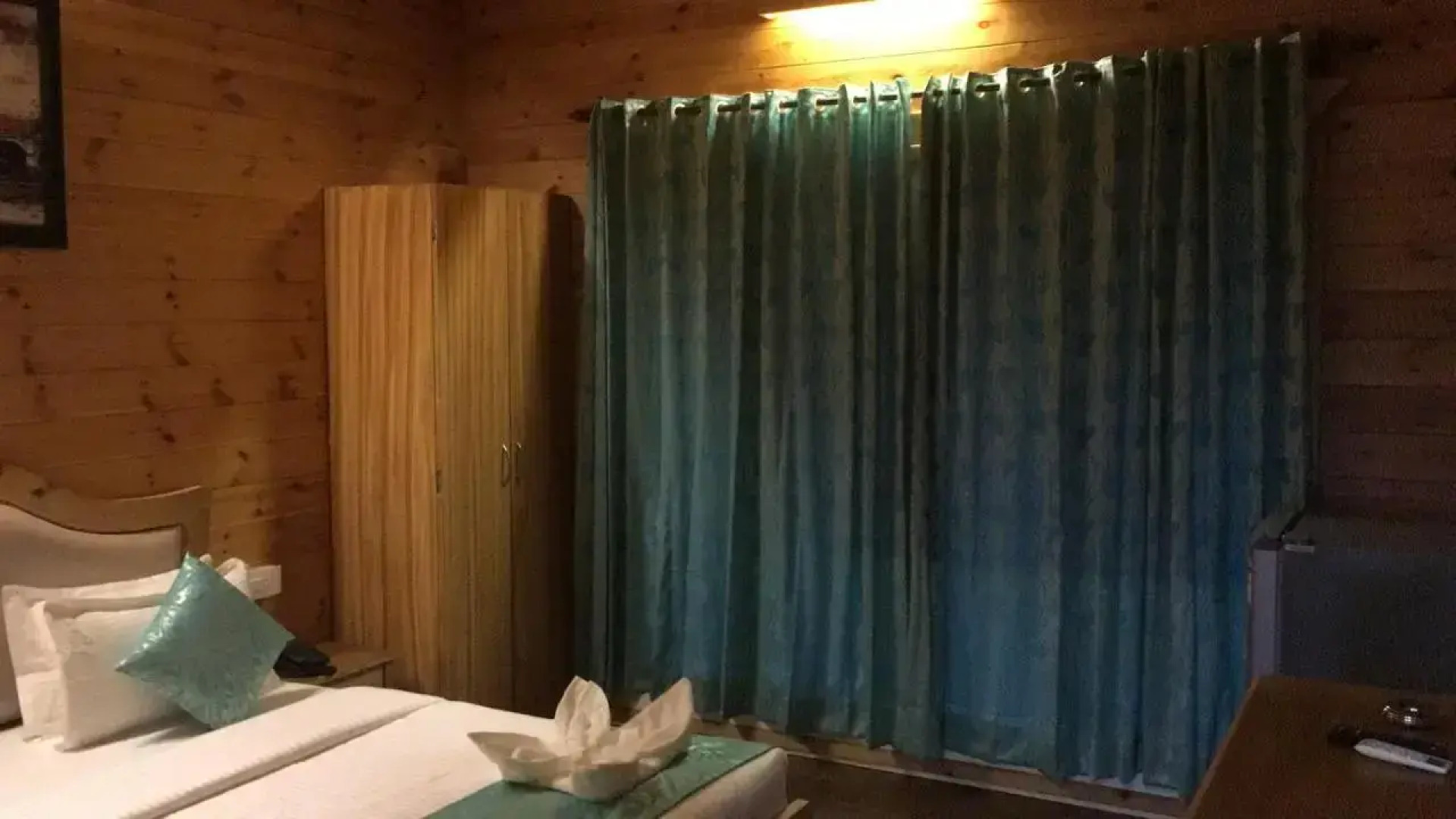 Casa Seaesta Beach Cottages and Suites