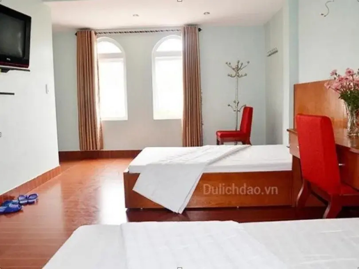 Le Pont Minh Chau Hotel