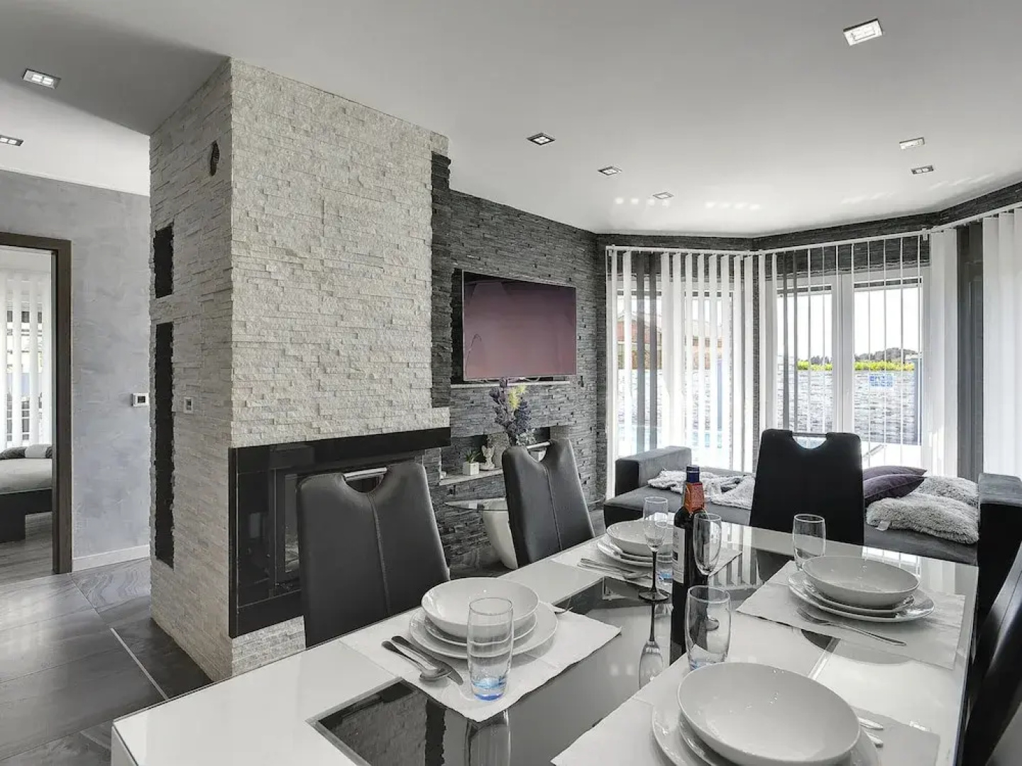Modern Villa With Private Pool Consisting of 2 Apartments Near the Beach