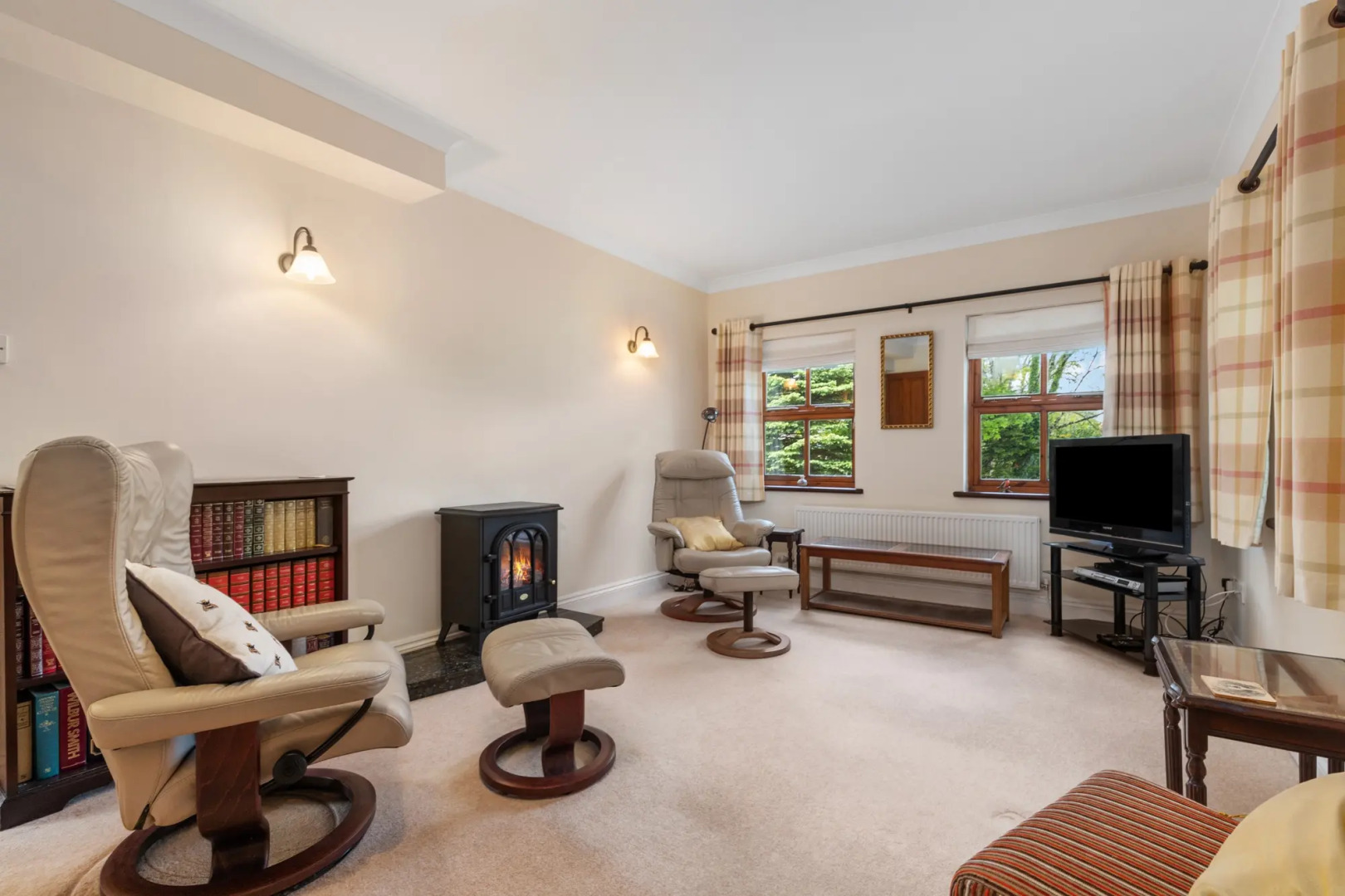 Harpers Lake - Beautiful Country Cottage with Countryside views