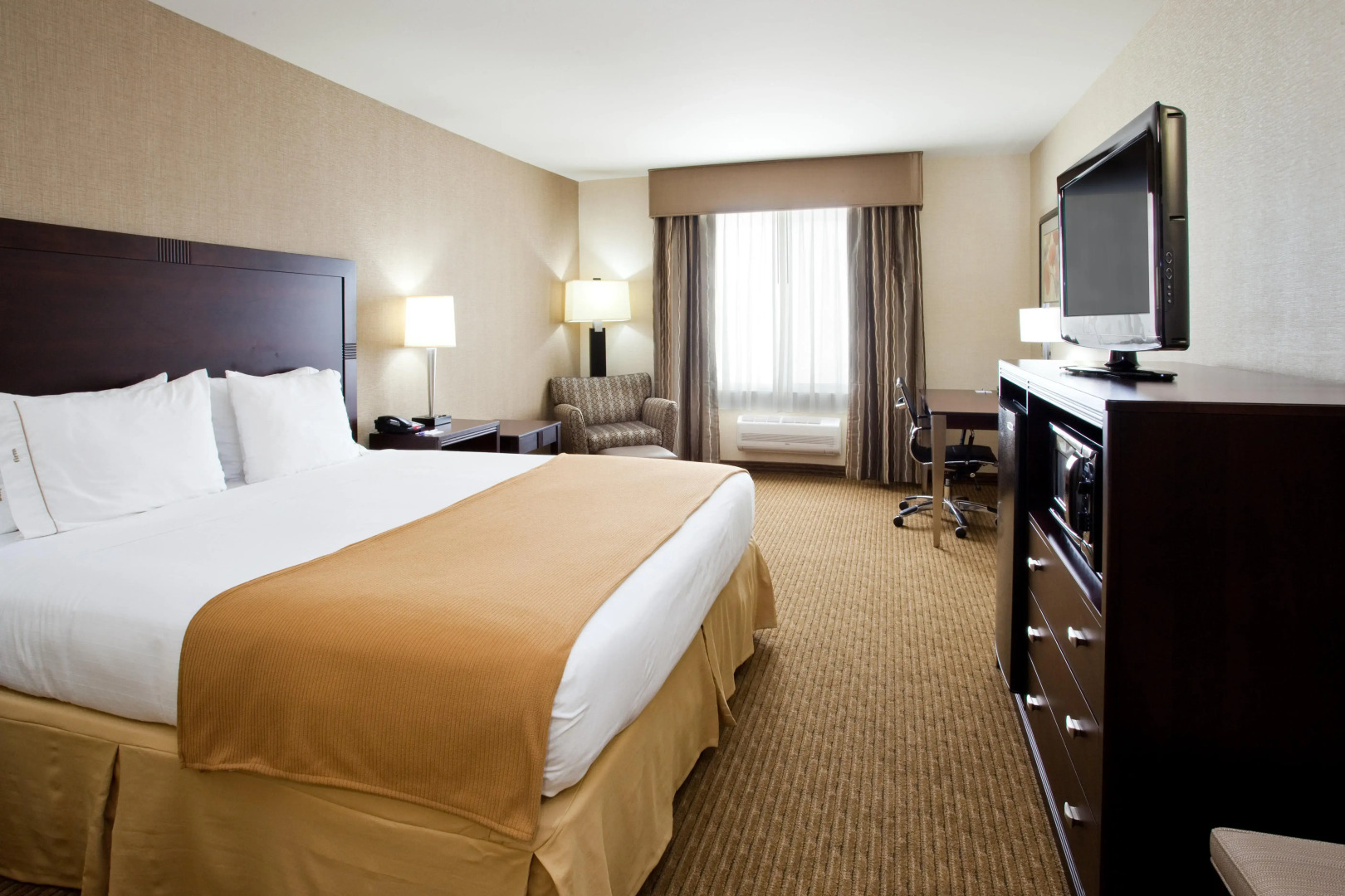 Holiday Inn Express Hotel & Suites Fresno South by IHG
