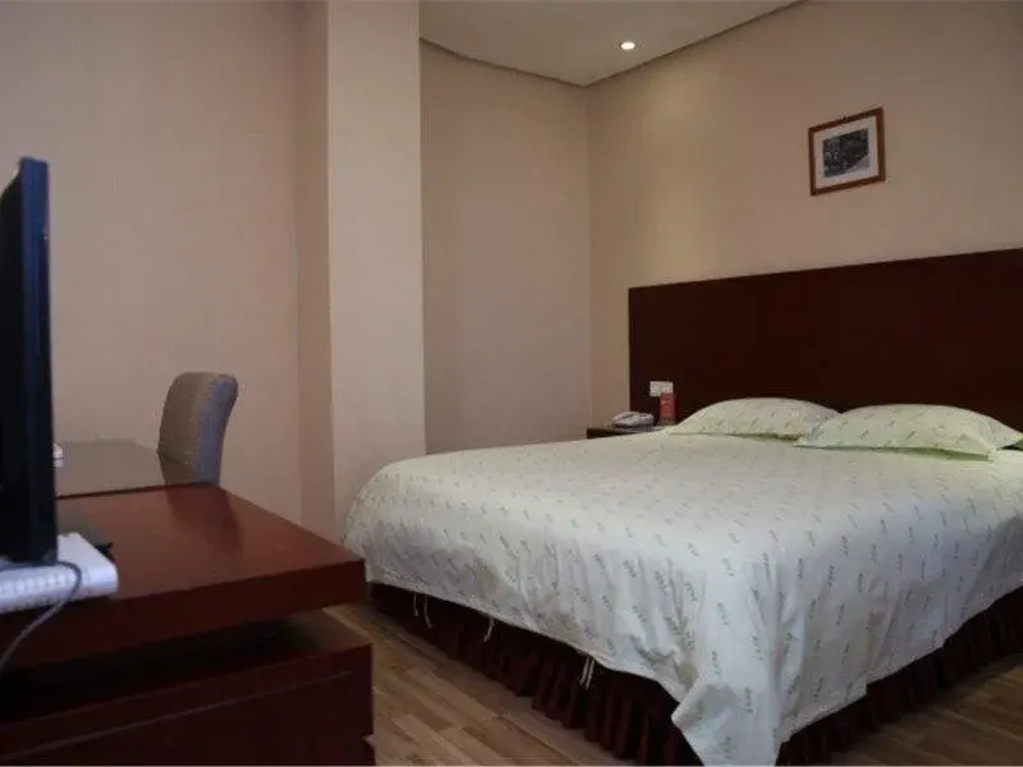 锐思特酒店(宜昌步行街店)