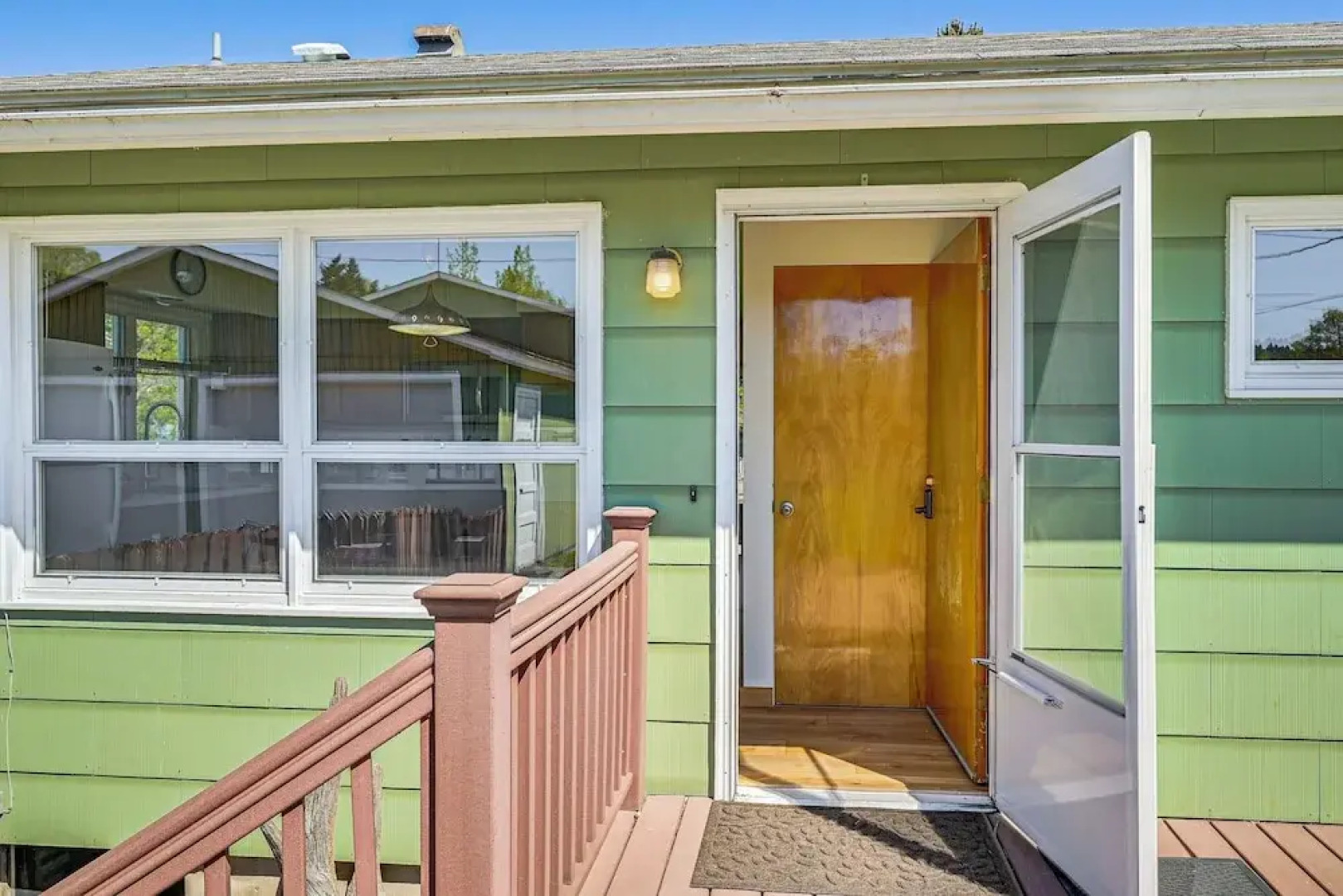 Walk to Flathead Lake: Airy Home w/ Mtn Views!