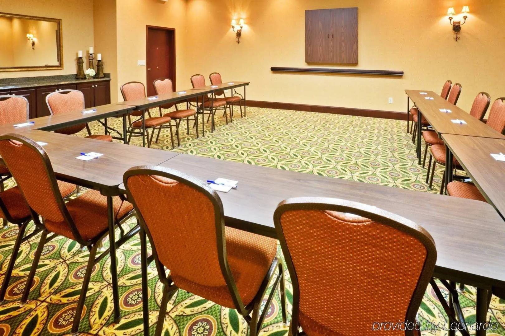 Holiday Inn Express & Suites Texarkana by IHG