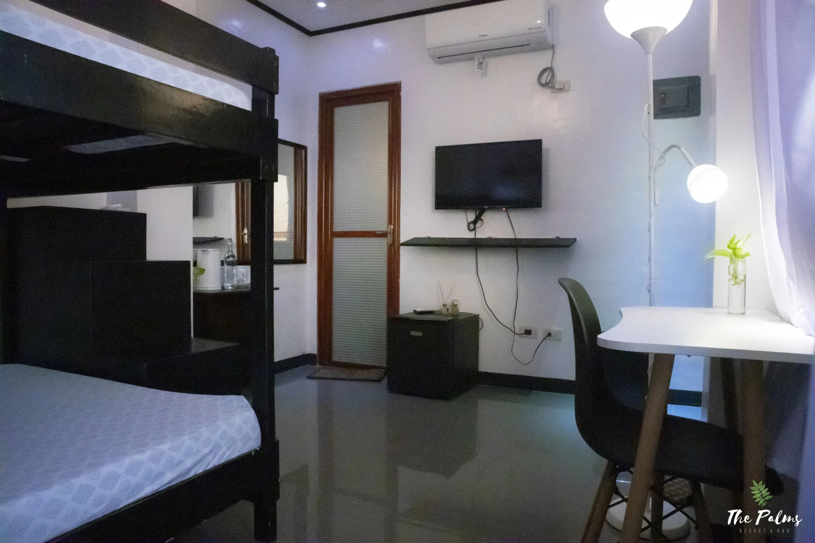 The Palms Resort & Bar