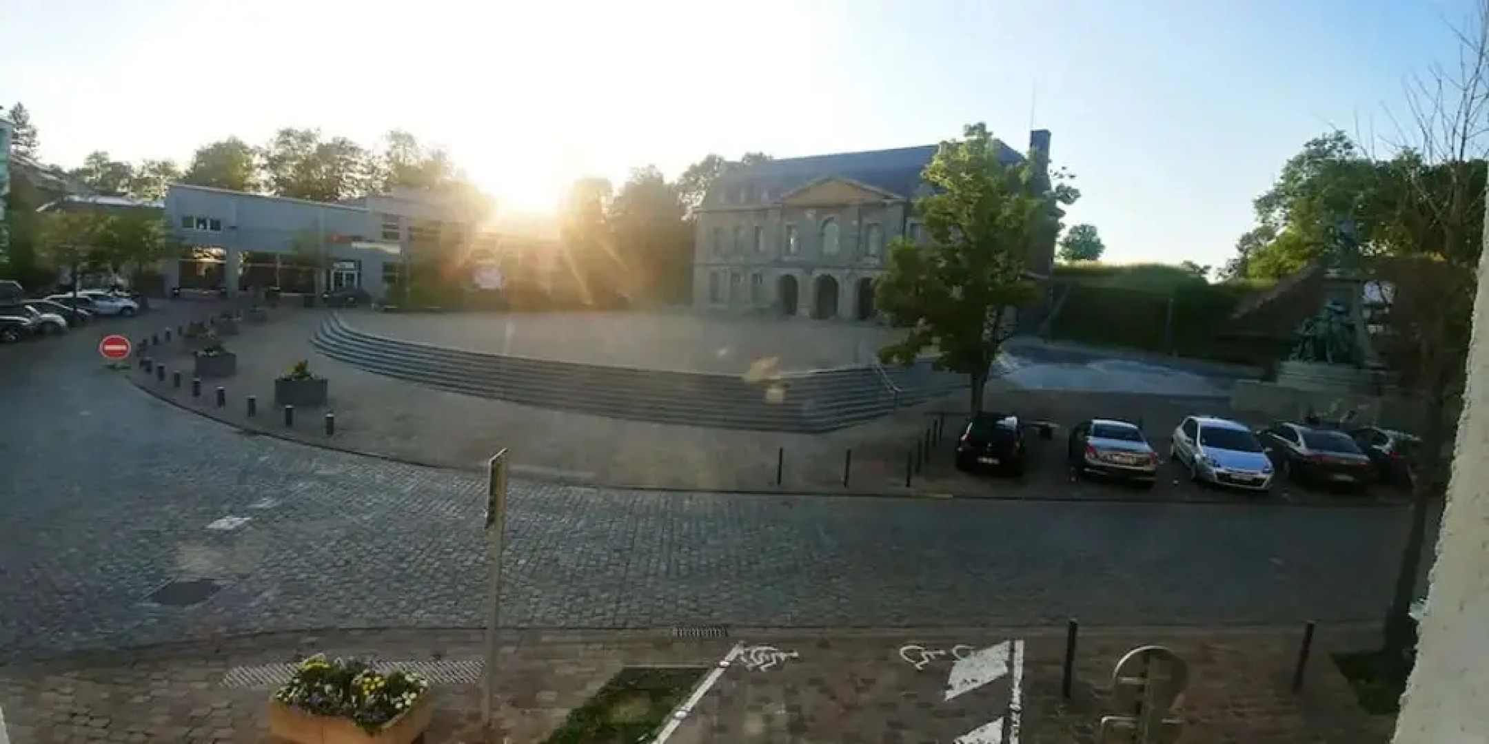 Hyper Centre Parking Wi-fi Netflix