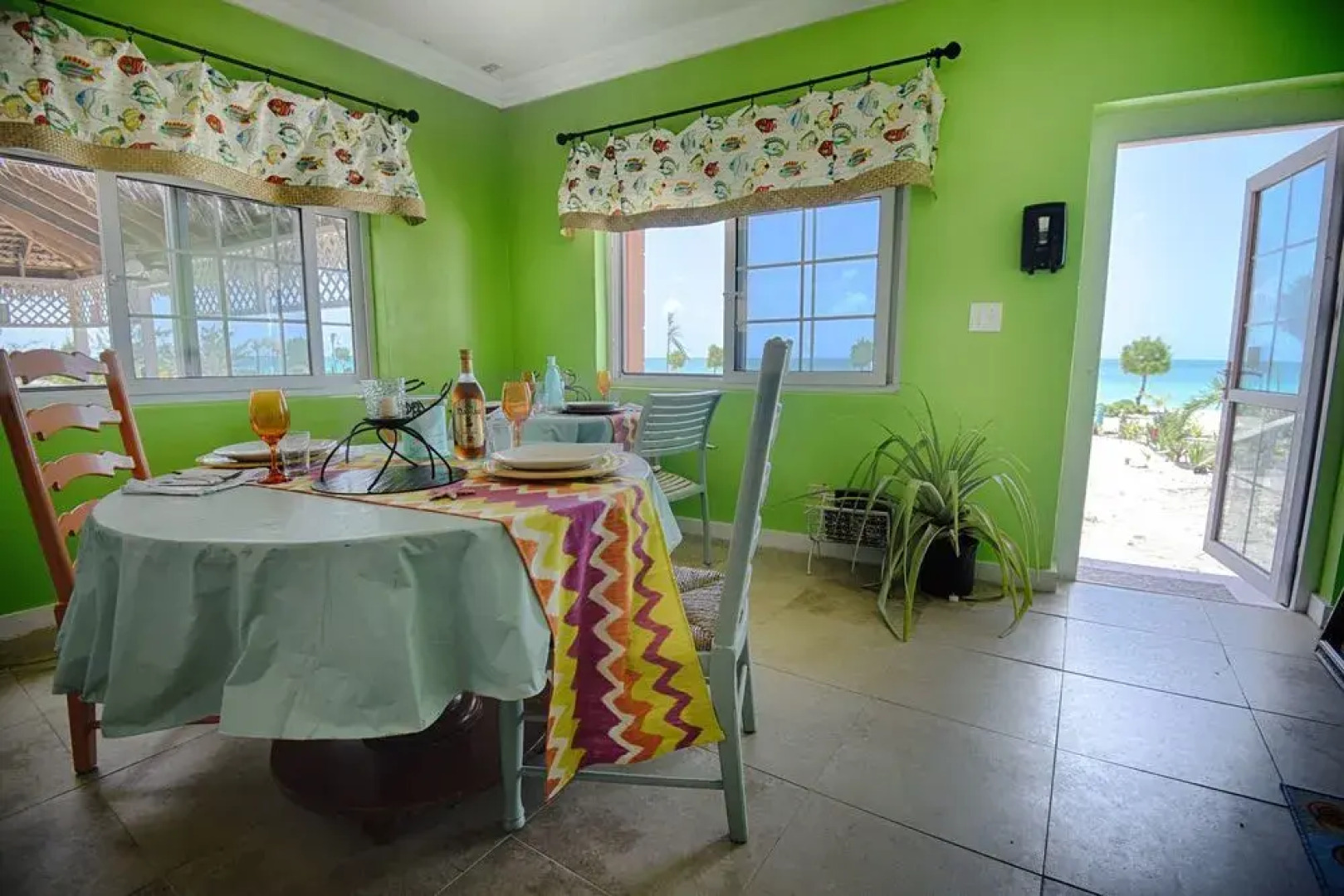 Rollezz Villas Beach Resort