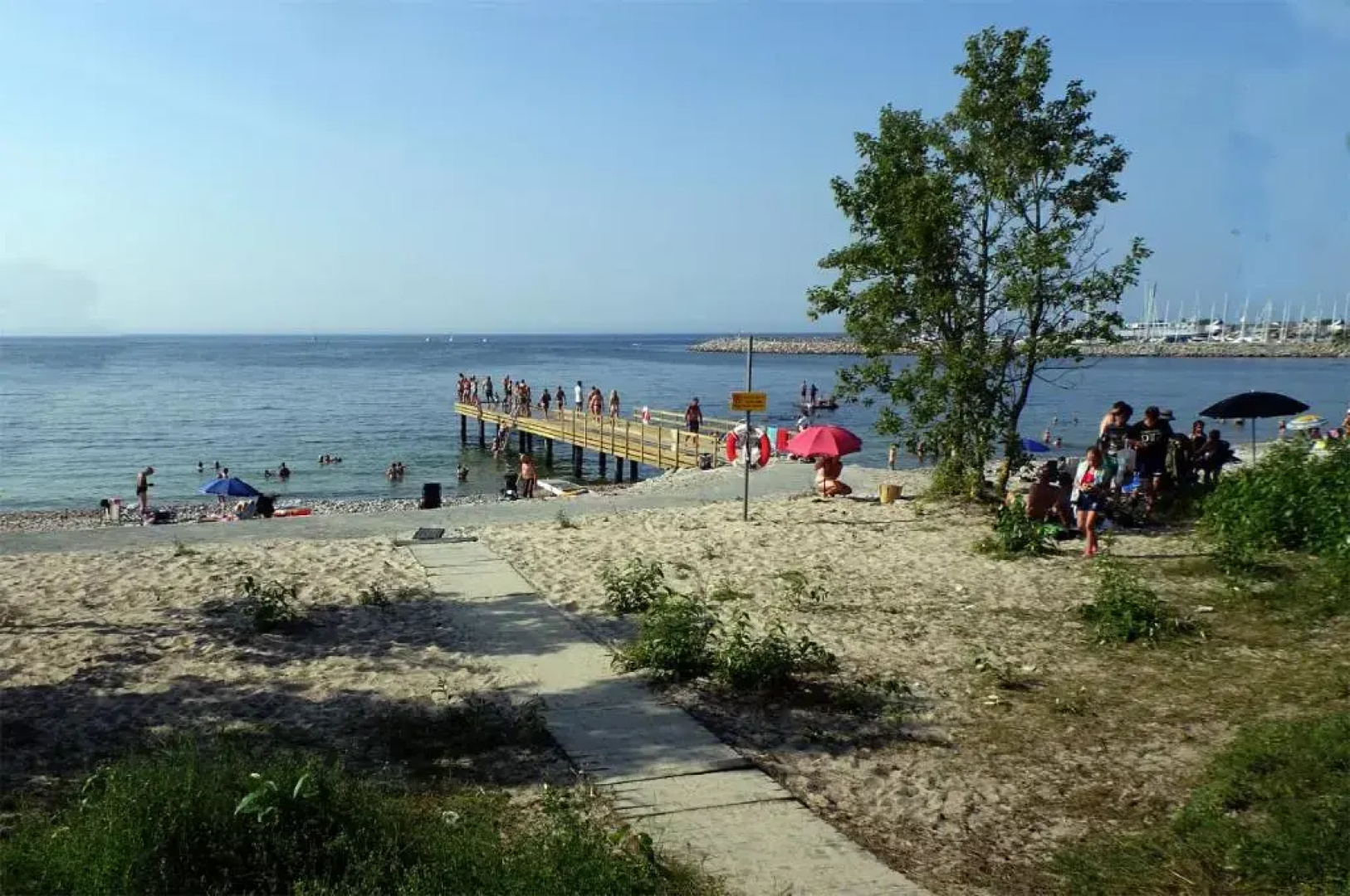 Första parkett, 50m till strand