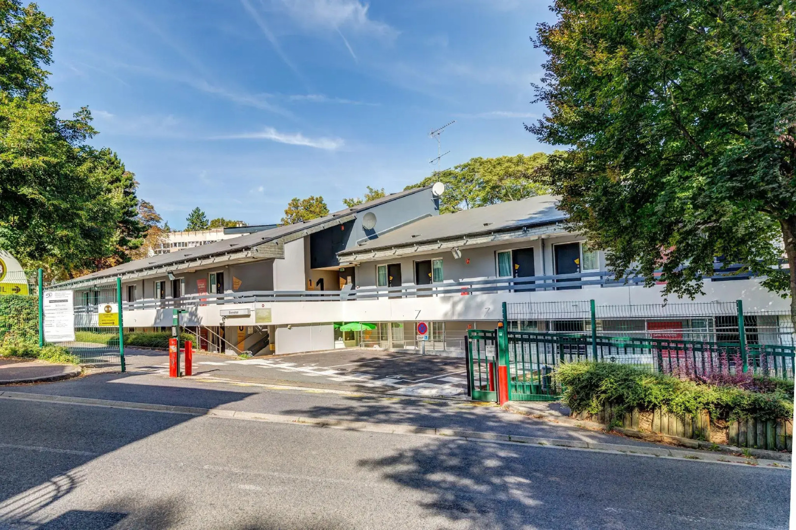 B&B Hotel Louveciennes