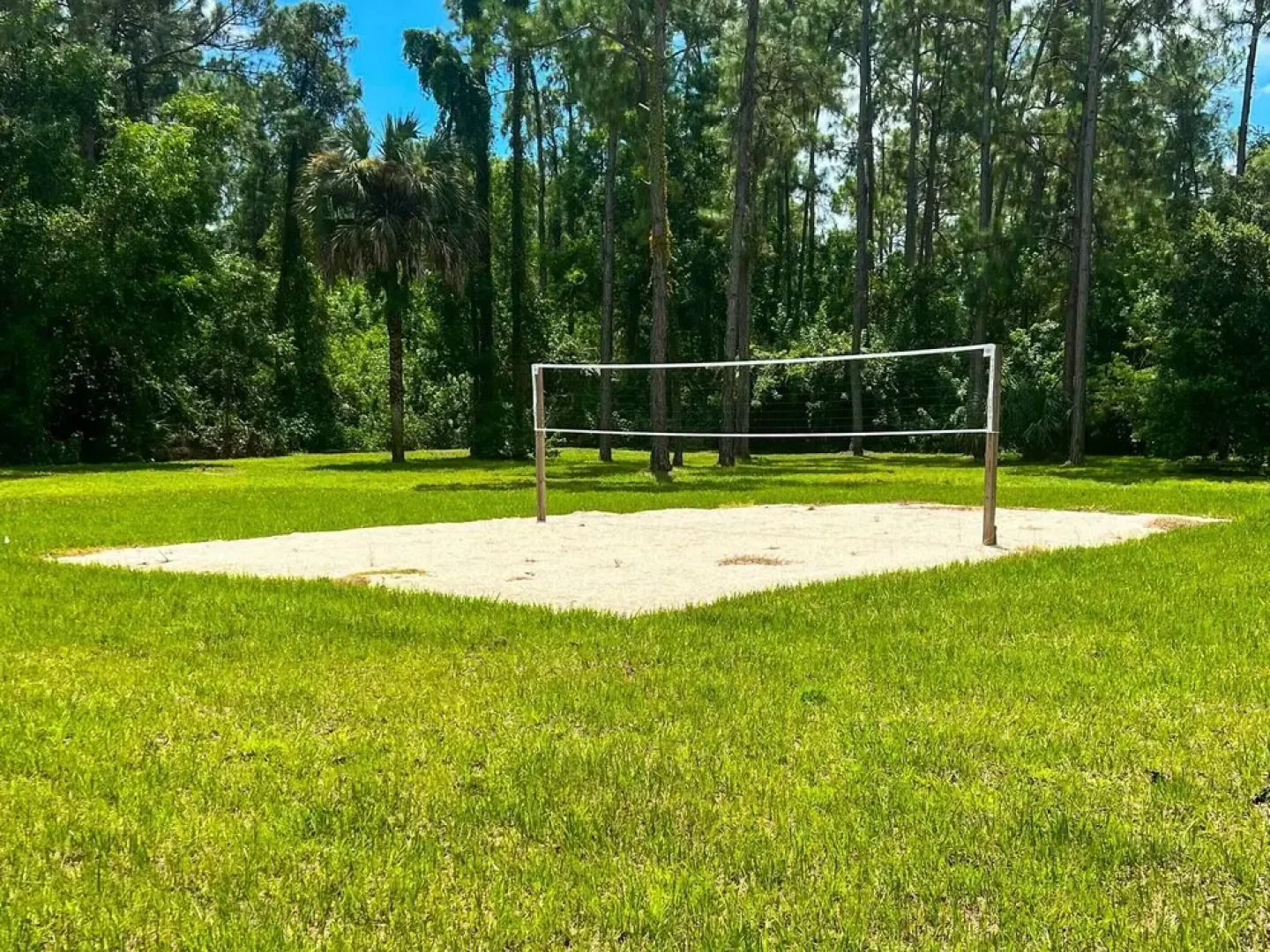 Sand Volleyball Court, Pool & Spa: Naples Gem!