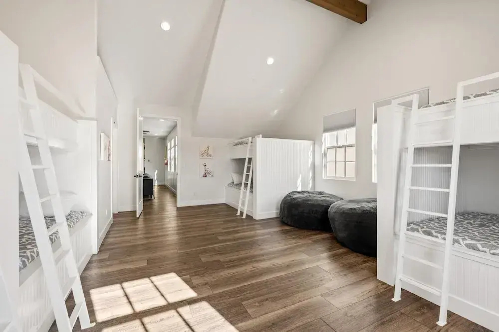 Zion's Haven #f4 4 Bedroom Townhouse