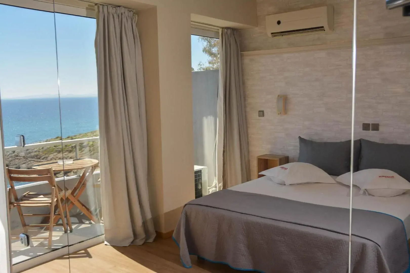 Scorpios Hotel