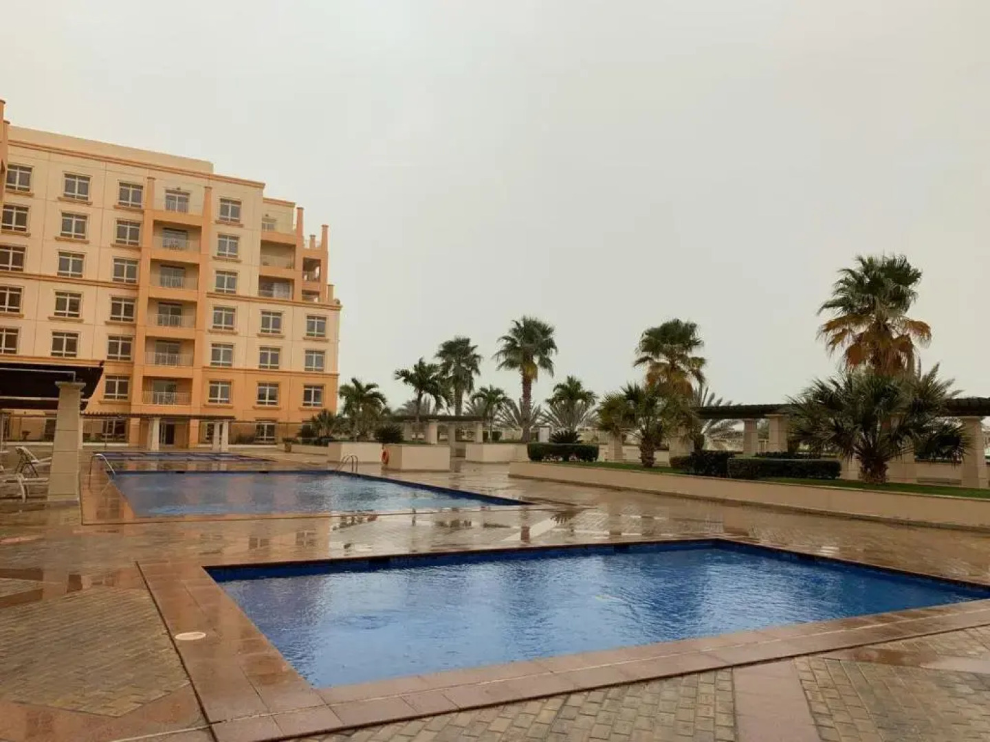 JAR Beach tower 2 city view