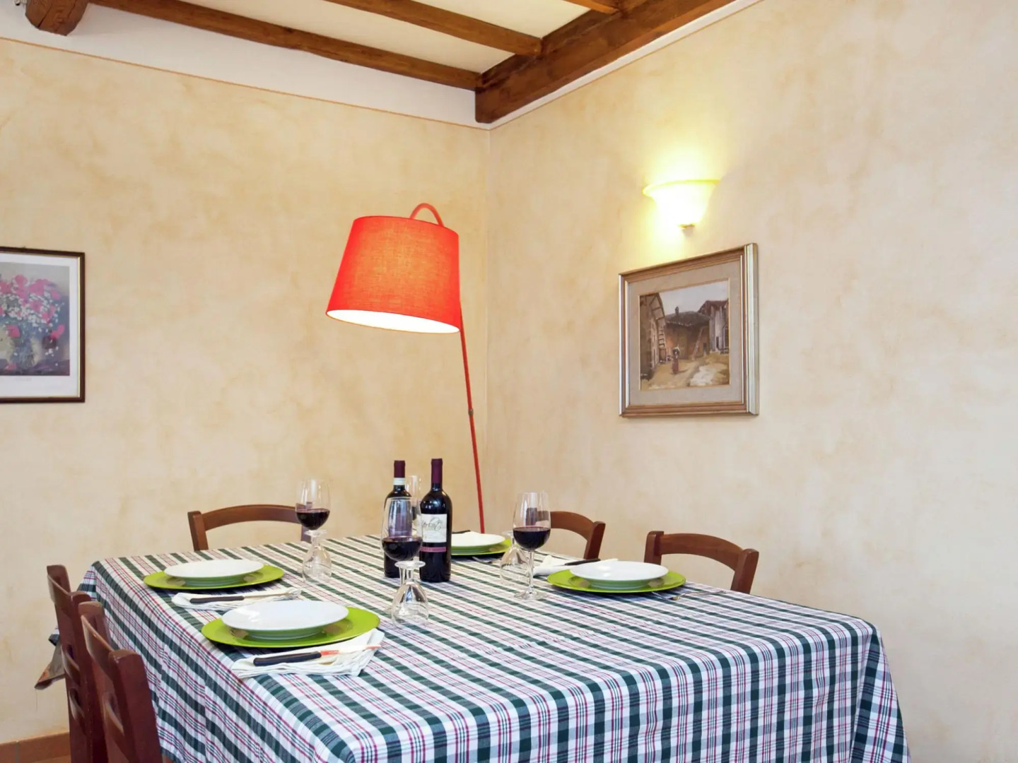 Spacious Cottage in Lucignano with Garden