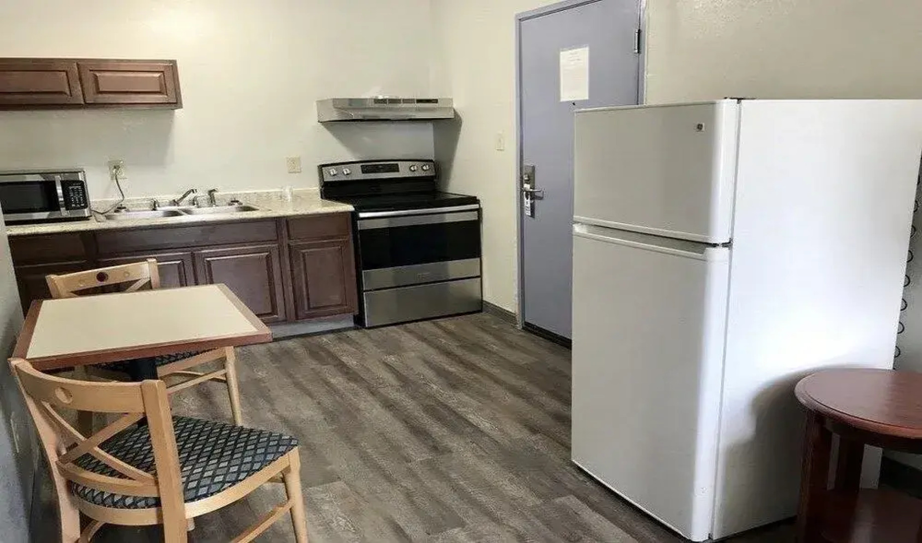 Palace Inn & Suites - Newport News/Jefferson Ave