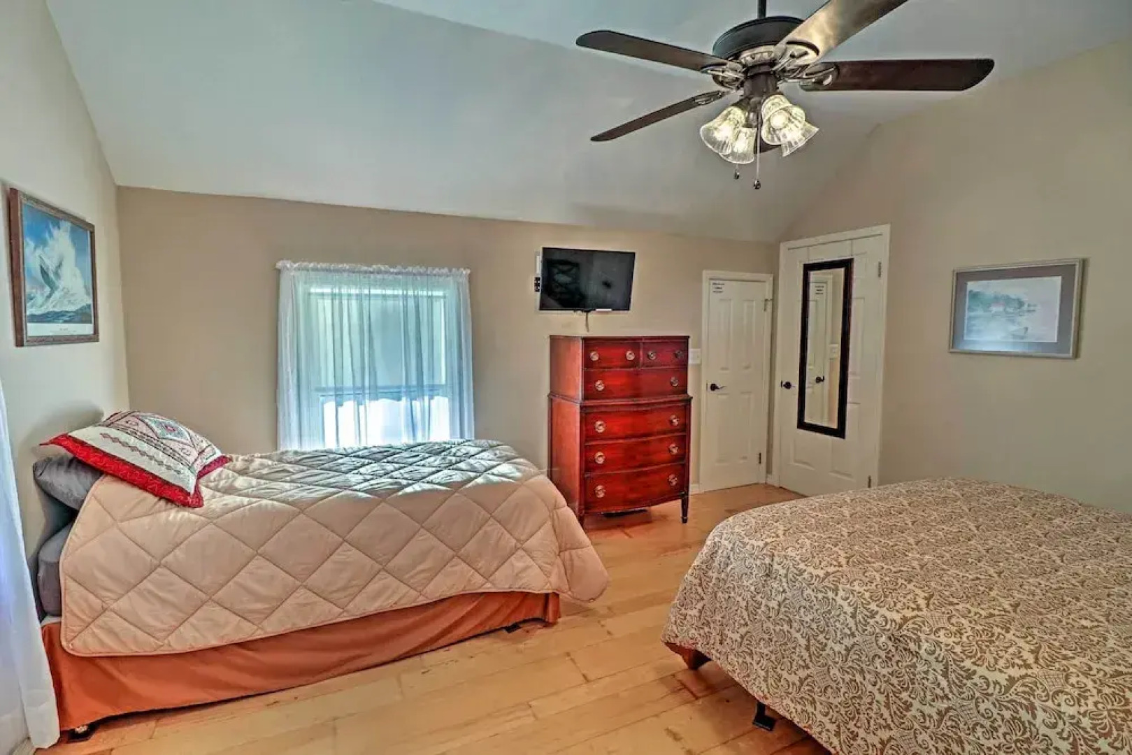 'riverside Hide-a-way' w/ Patio, Bbq, Fishing Pier