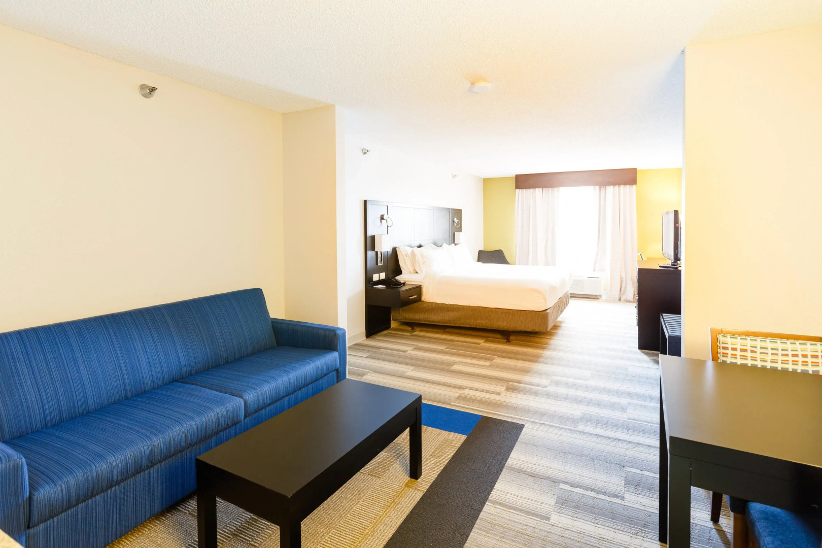 Holiday Inn Express & Suites Shelbyville by IHG