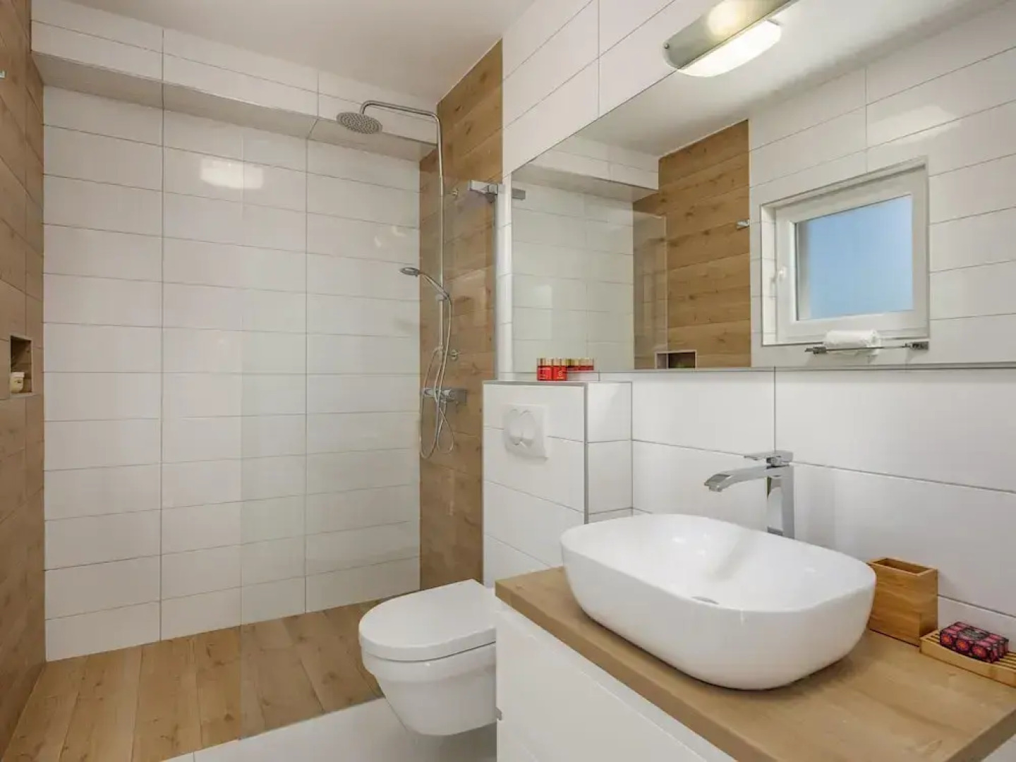 Modern Countryside Villa Near the Sea, Private Swimming Pool, Lovely Guesthouse