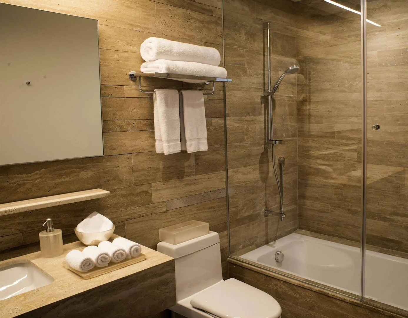 AR 218 Hotel by ULIV