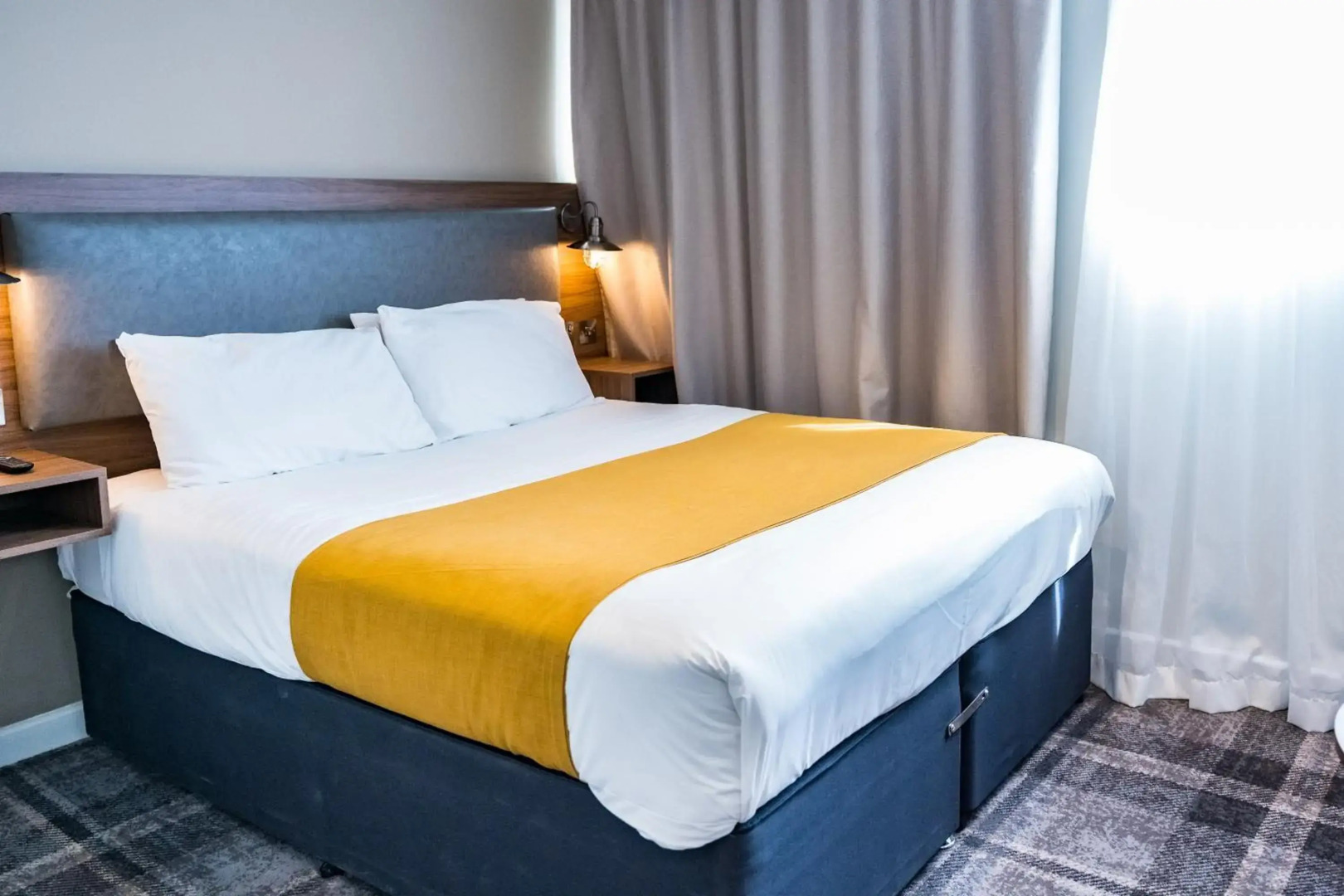 Almondsbury Inn & Lounge