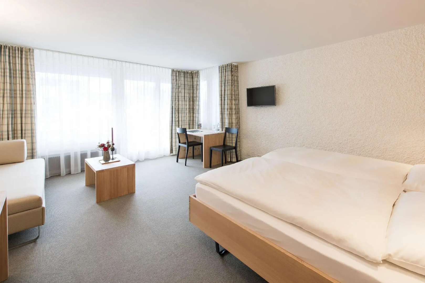 Отель Hauser Swiss Quality