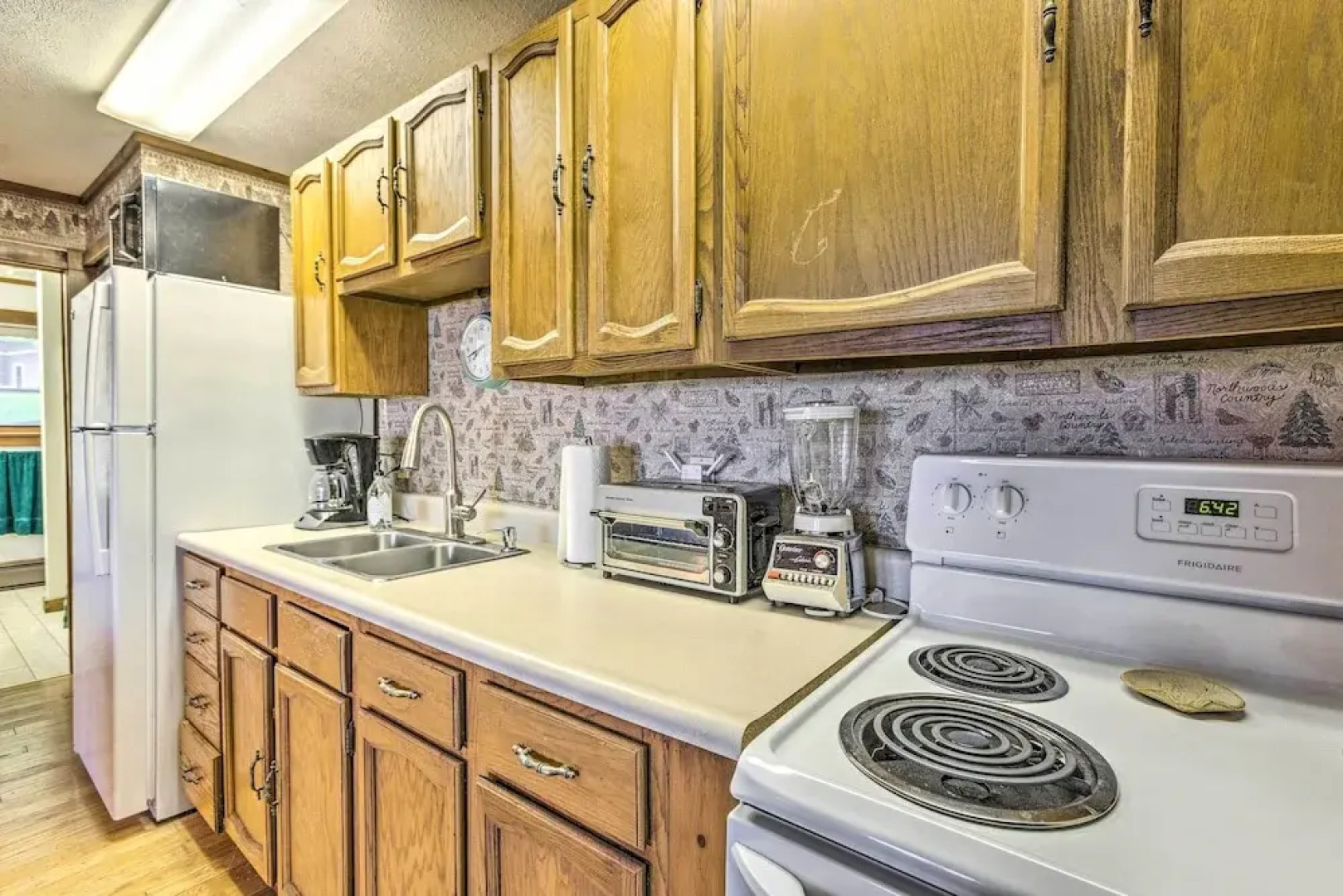 Lakefront Glen Arbor Condo w/ Boat Dock Access!