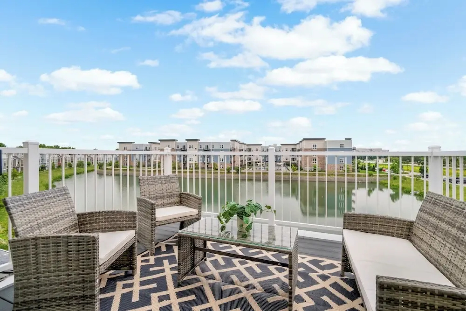 Spacious 4BR Warrenville Home- Rep 1