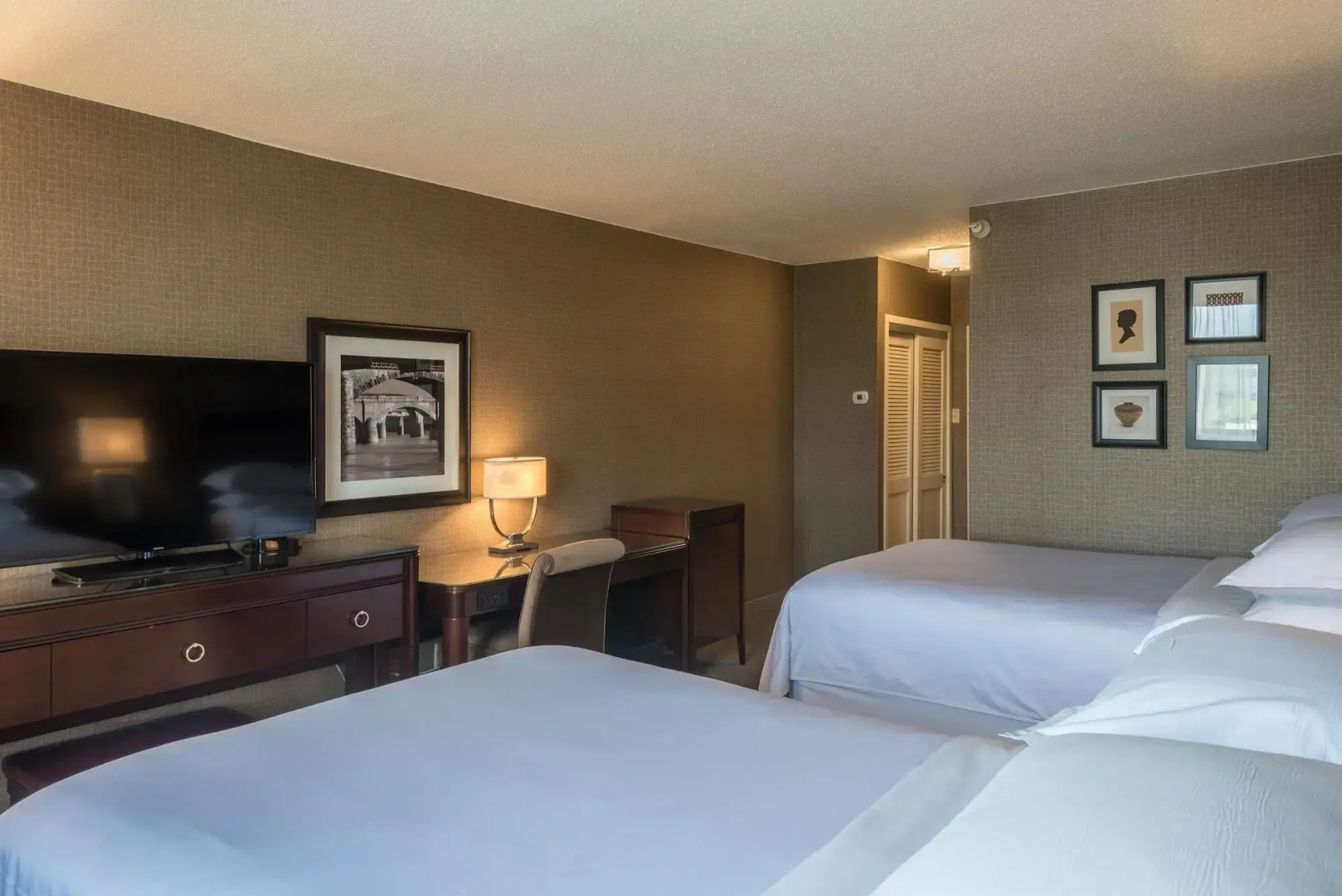 Sheraton Harrisburg Hershey Hotel