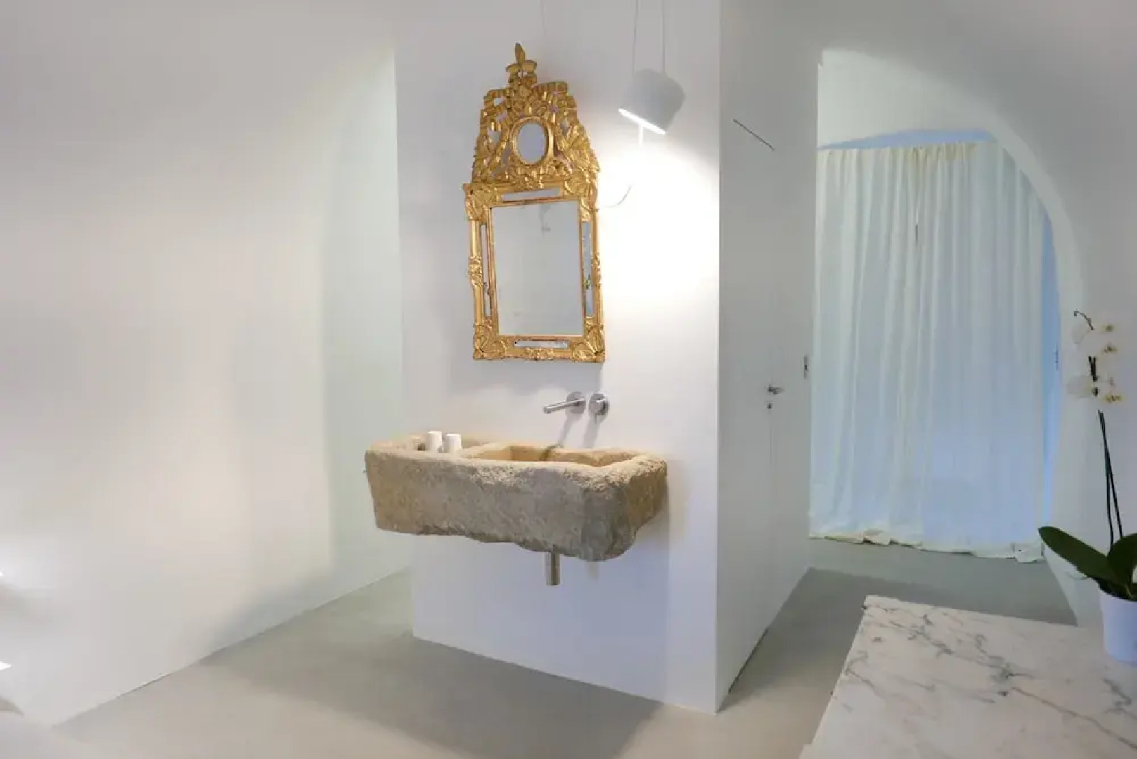 Tour Sarrazine de Montaren