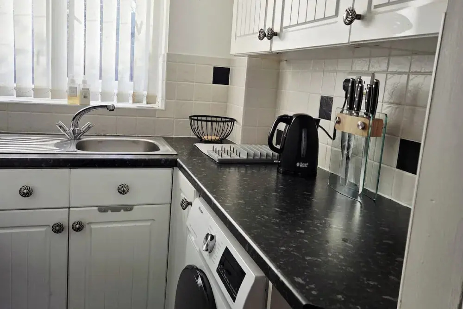 Willow Retreat - House in Burbage- Sleeps2- Garden