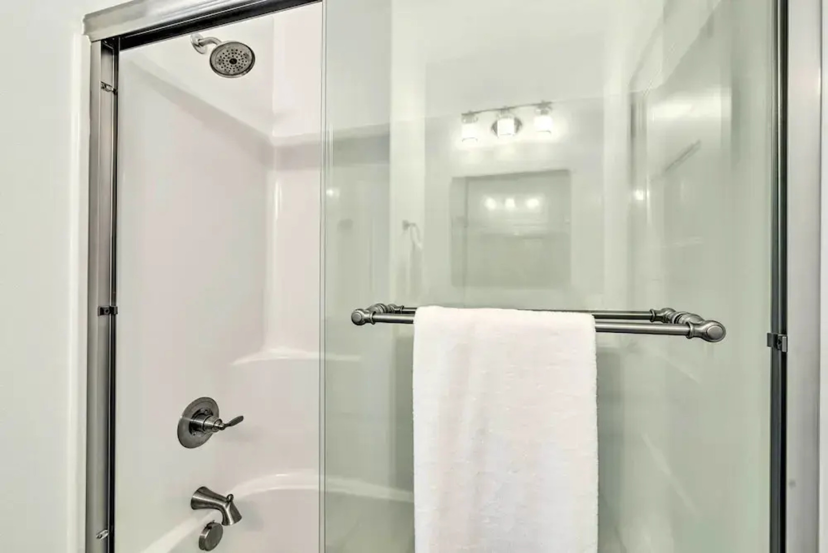 Stunning Stevenson Retreat w/ Mountain Views!