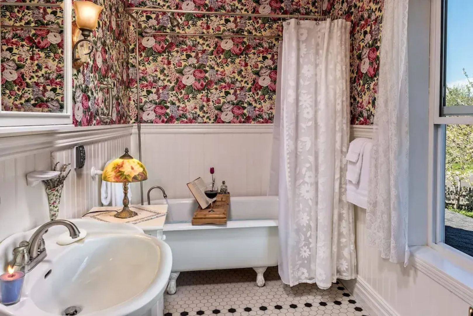 Sundara West Bed and Breakfast