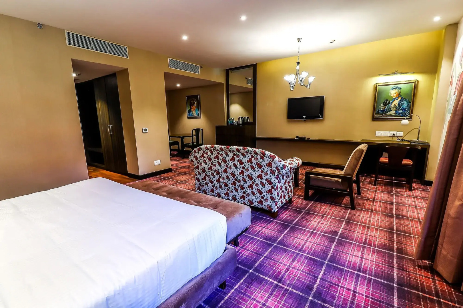 Hotel Piccadily Raipur