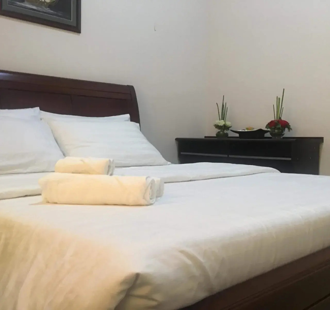 H&M Management @ PalmTree Villas