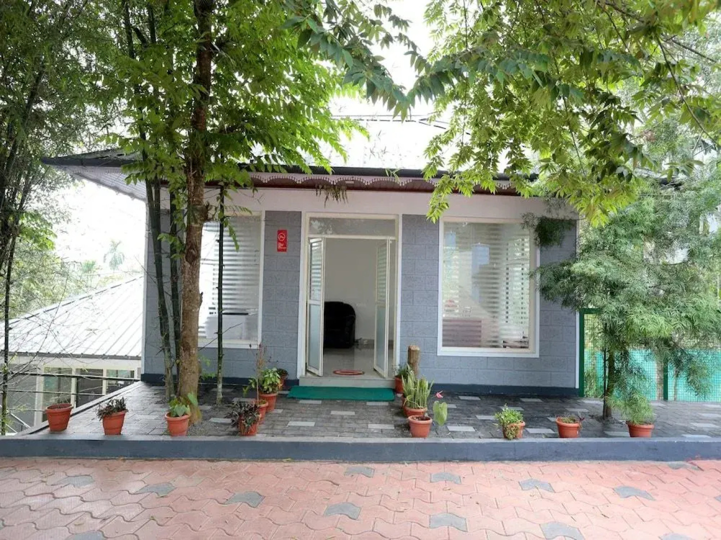 OYO 10421 La Flora Resorts