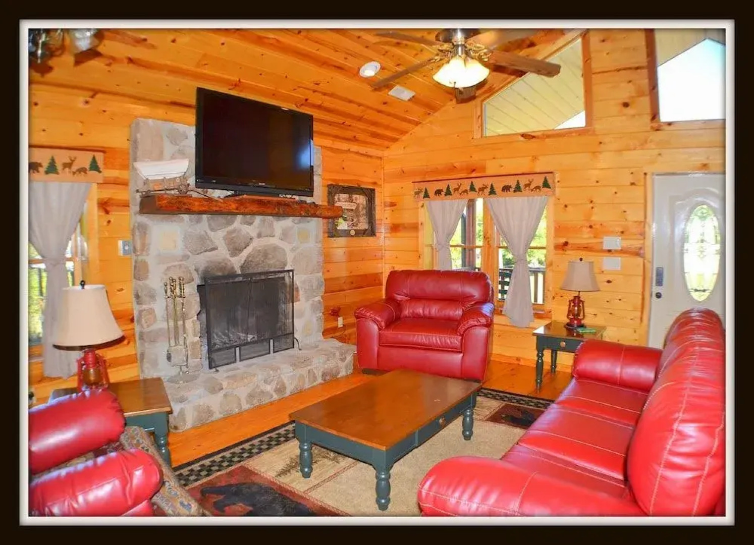 Little Sugar Camp 3 Bedroom Cabin by RedAwning